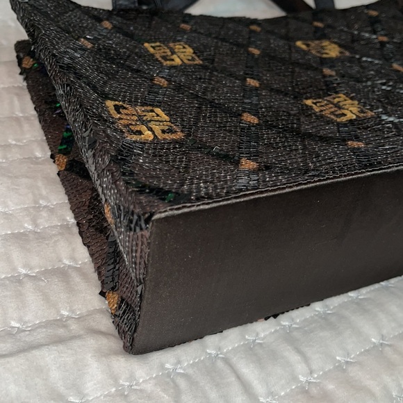 Givenchy tote with sequins excellent condition 14inchW X 9 1/2inchL - Picture 7 of 8